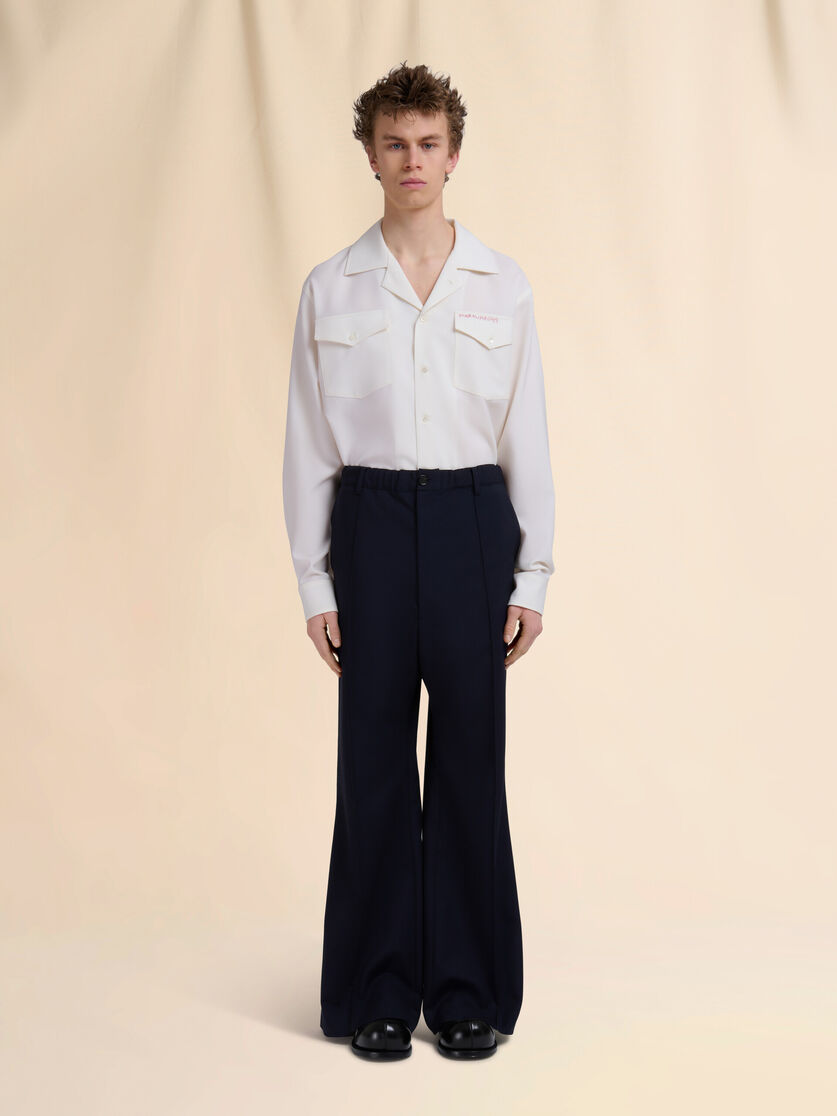 Dunkelblaue Hose aus Wolle mit genähten Falten - Hosen - Image 2