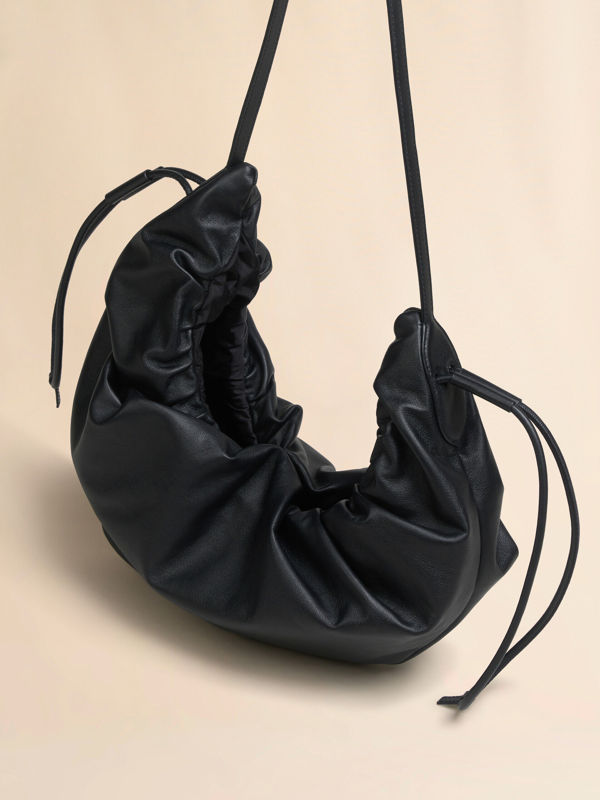 緊急セール【MARNI】Medium Hobo Bag★送料関税込 Brown leather Museo medium hobo Bag with patches | Marni