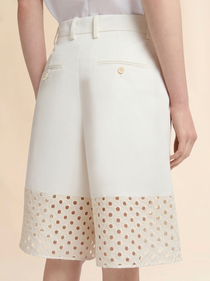 White gabardine shorts with broderie anglaise panels, Image 4