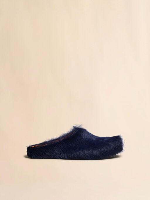 Deep blue long haircalfskin Fussbett sabot - Clogs