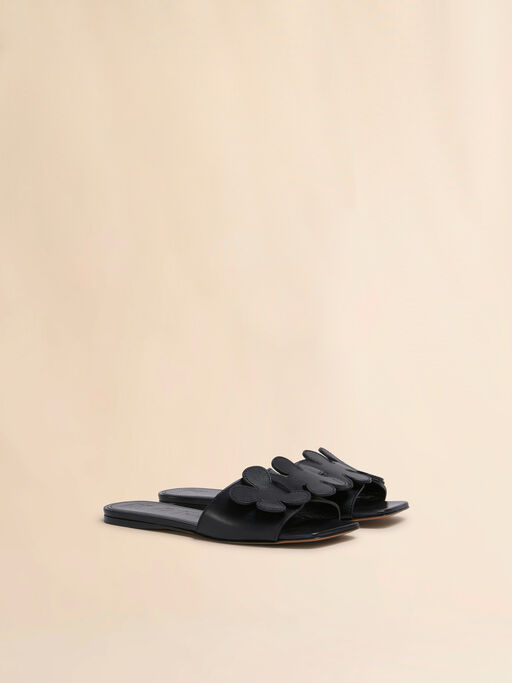 Schwarze Ledersandalen mit Blumenapplikationen - Sandalen
