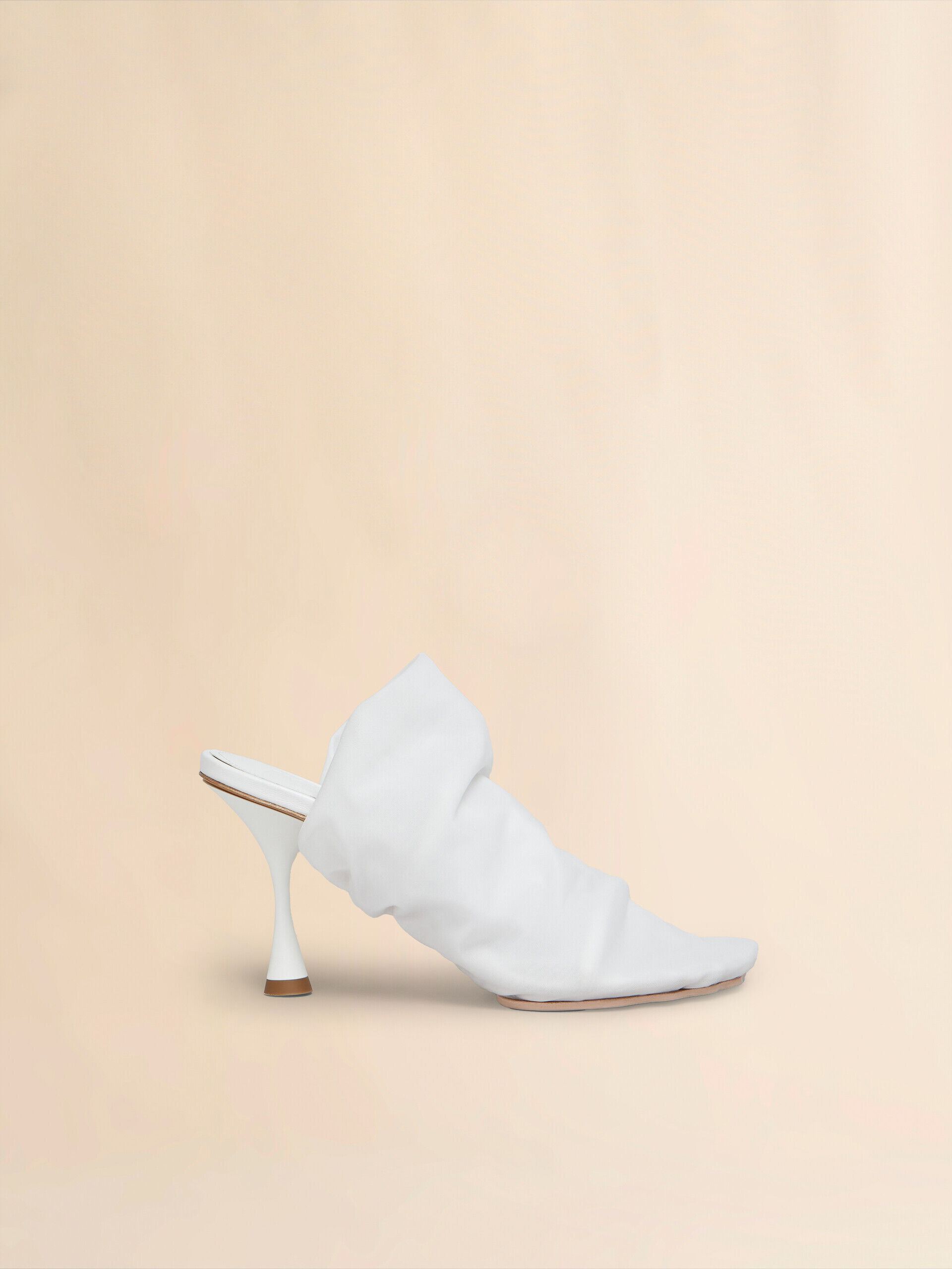 【MARNI】Raffia Sandals Natural White Marni Women's Raffia Logo Slide in Natural/White Marni