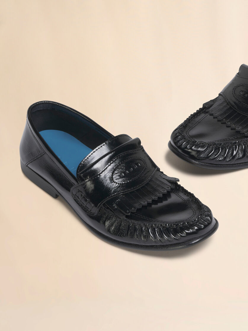 Black leather tassel loafer with collapsible heel, Image 4