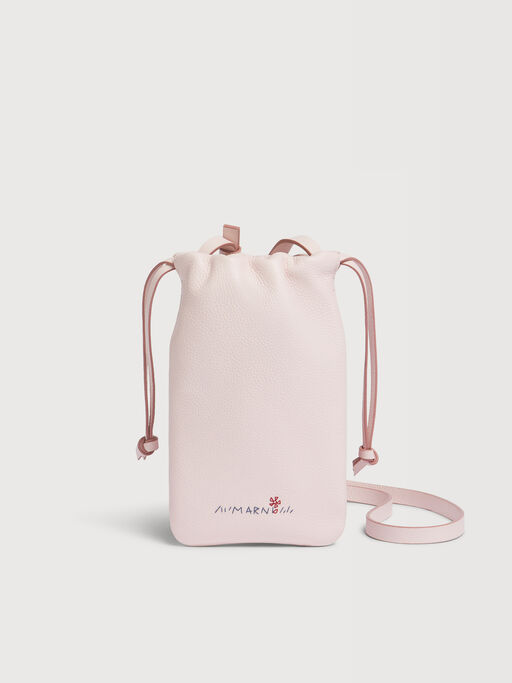 ピンク レザー製ドローストリング付きスマホホルダー、マルニメンディング入り - ウォレット＆レザー小物
