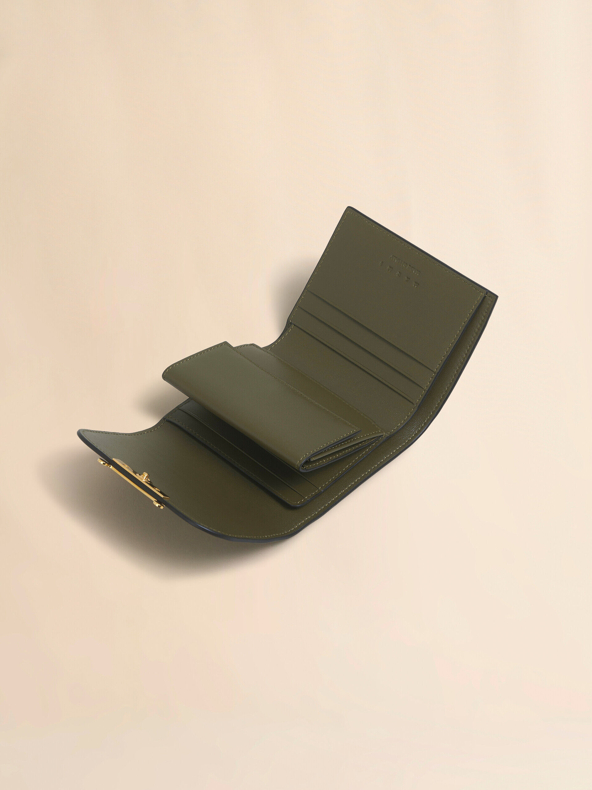 ディープグリーン レザー製 Envelope 三つ折りウォレット | Marni