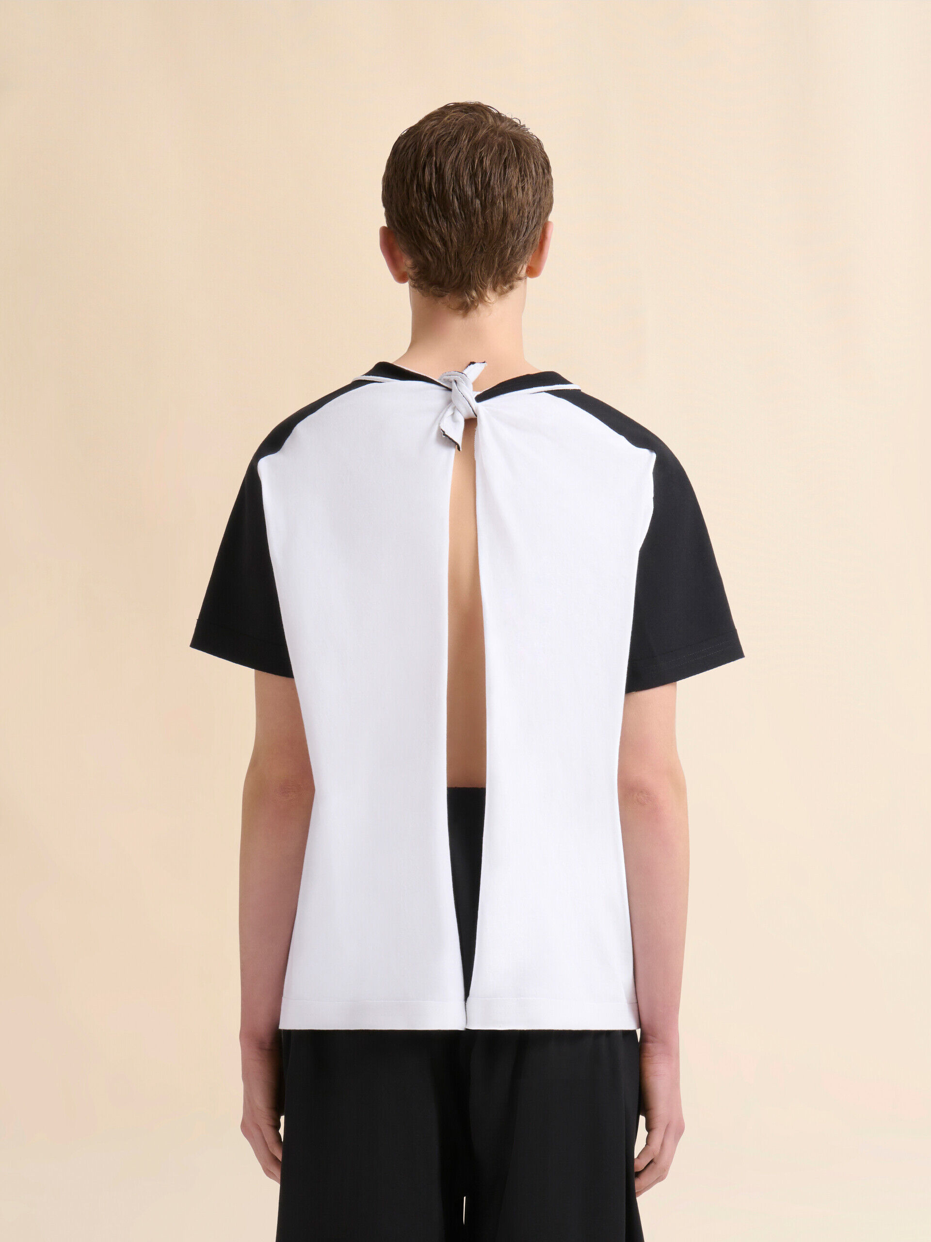 【MARNI】背中が開き 名言がプリント コットンTシャツ ホワイト マルニパッチ オーガニックコットン Tシャツ | Marni