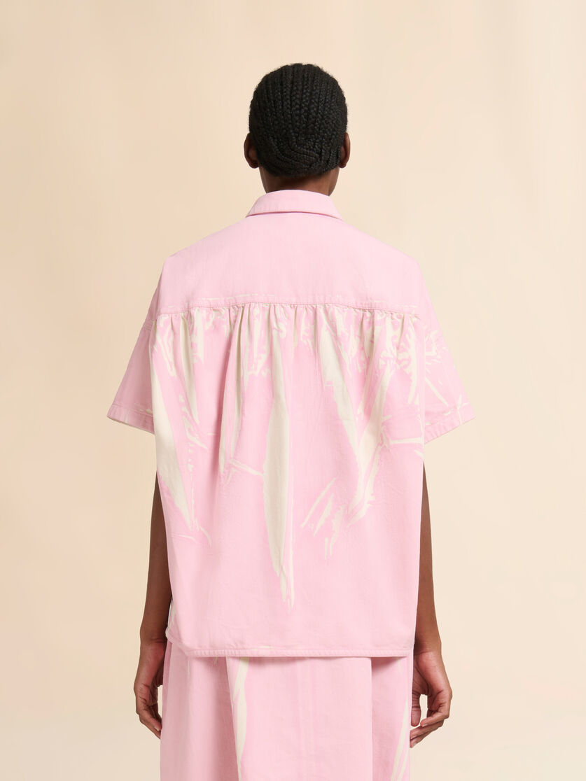 Pink screen-printed denim shirt, Image 3