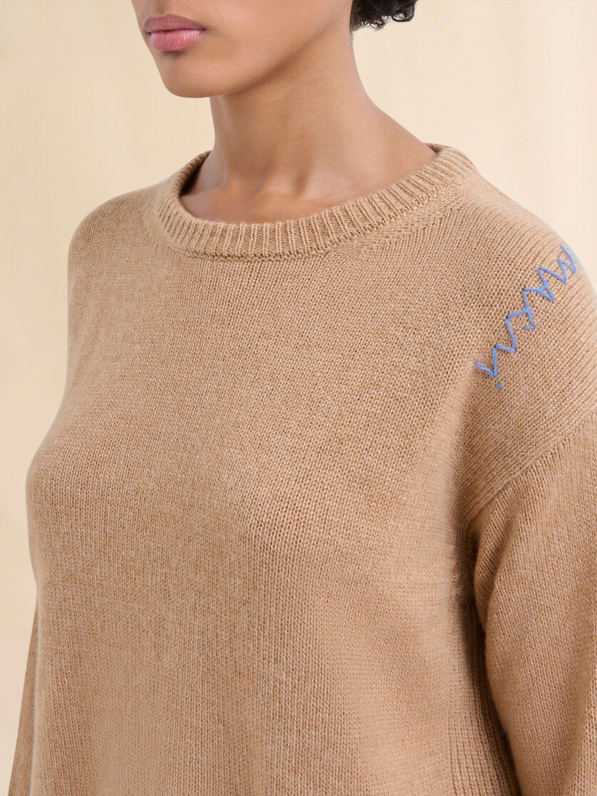 Pull boxy indigo en cachemire avec broderie Marni Symbol - pulls - Image 4