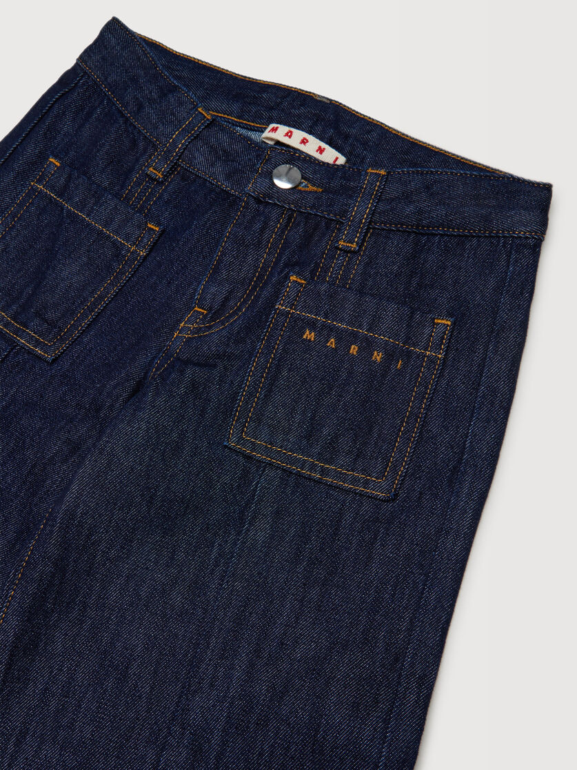 Pantal&oacute;n vaquero de denim de algod&oacute;n azul oscuro con bolsillos de parche, Image 3