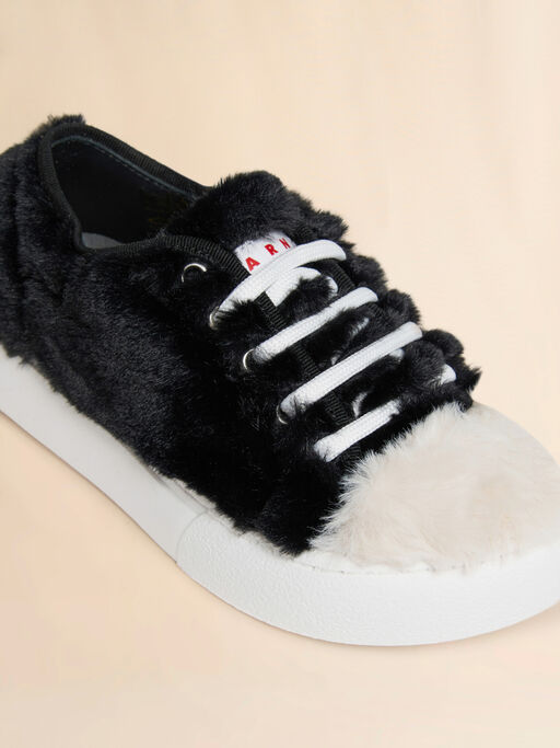 Black furry low-top sneaker - Sneakers