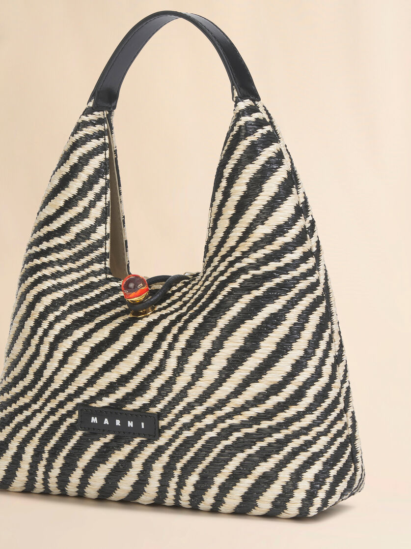 Black wavy raffia-effect Trapeze mini top handle bag, Image 4
