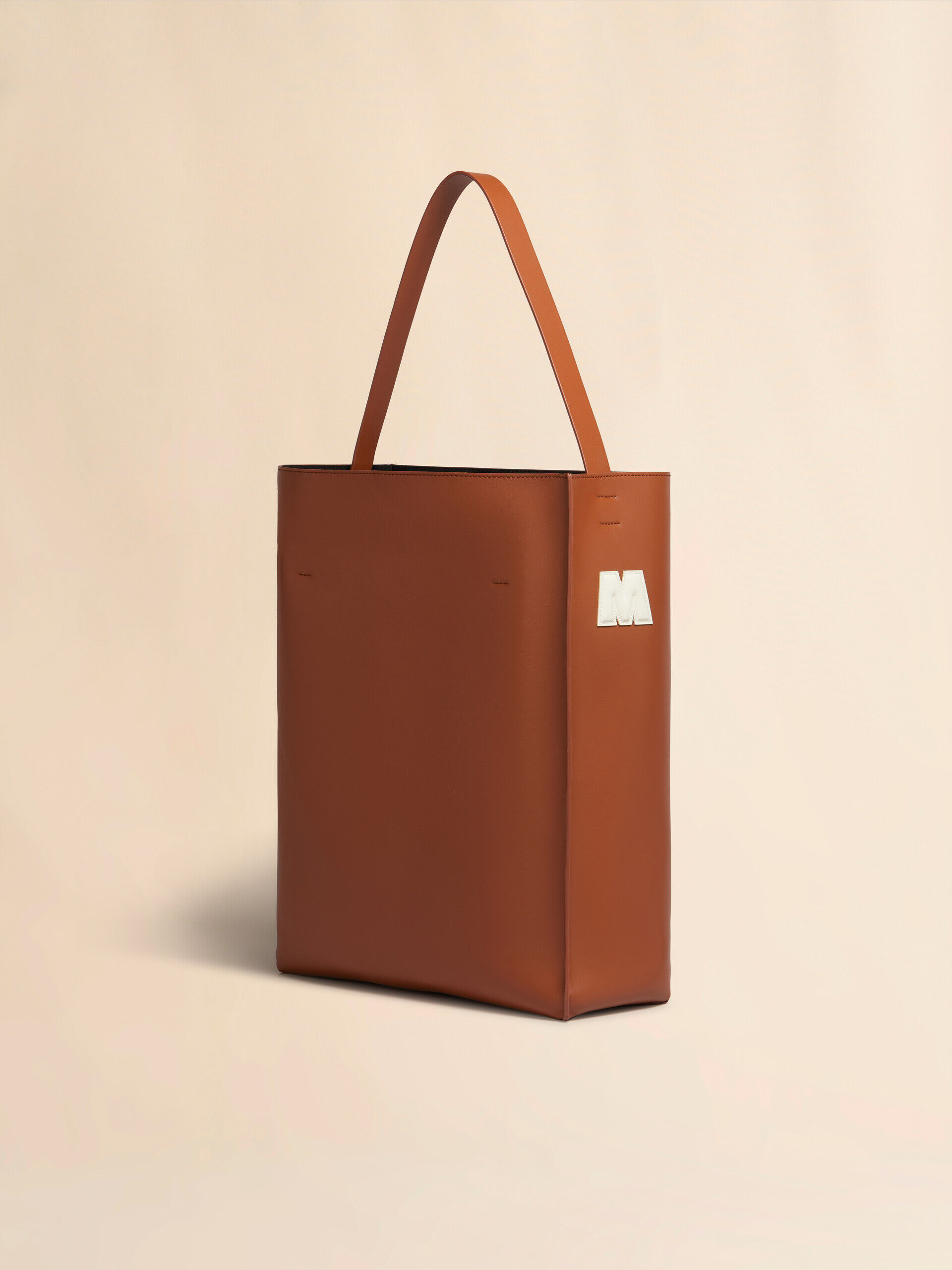 【関税＆送料込み】Marni 'Museo' White Shoulder Bag With Th Museo Mini Bag in cream leather | Marni