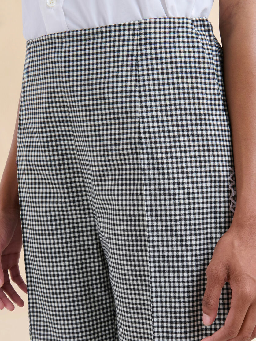 I pantaloni a vita bassa da acquistare