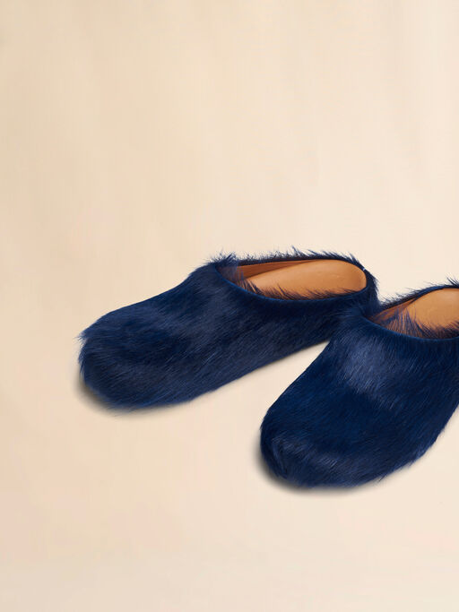 Deep blue long haircalfskin Fussbett sabot - Clogs