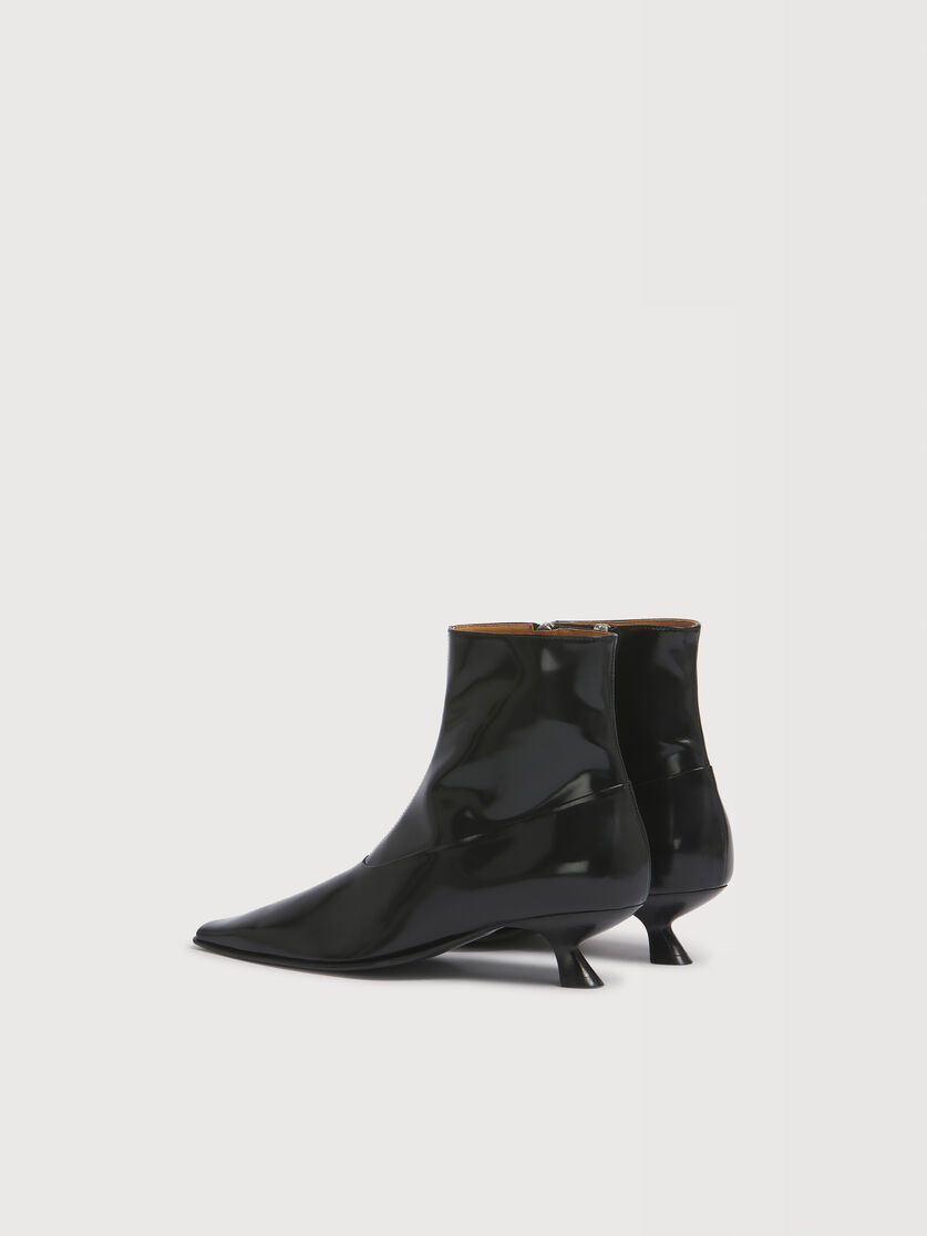 Black leather boot, Image 3