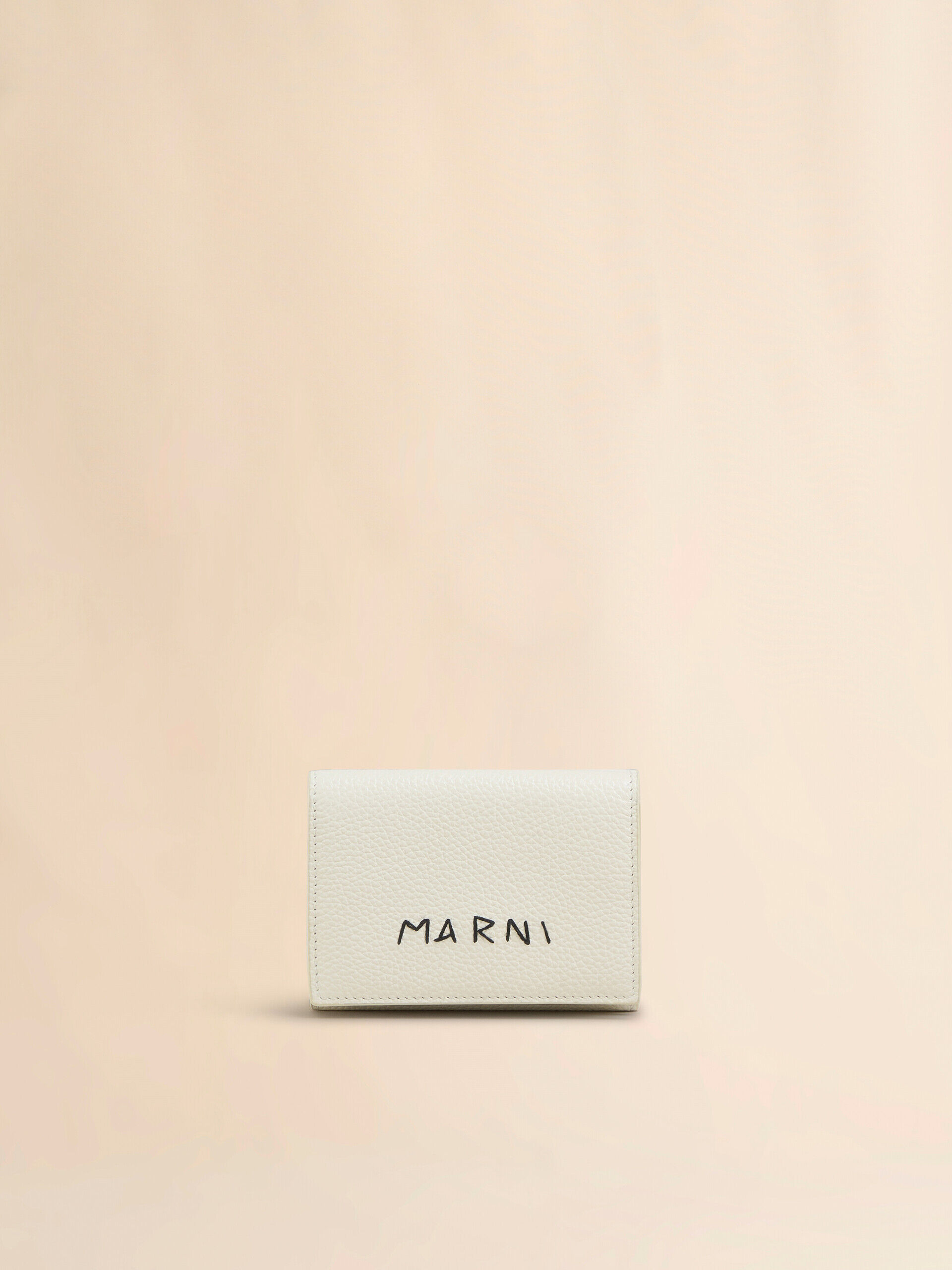 アイボリー レザー製三つ折りウォレット、マルニシンボル刺繍入り | Marni