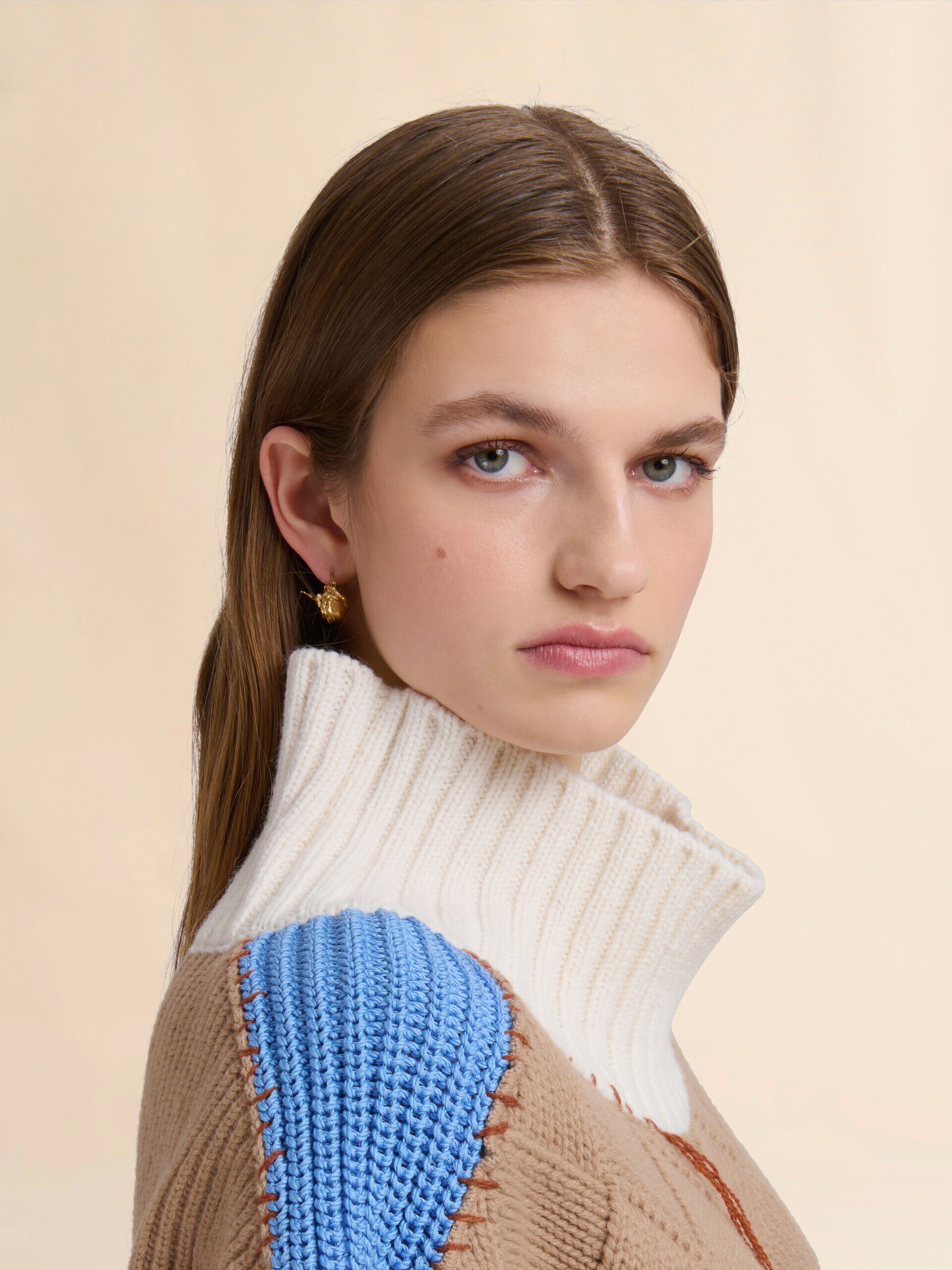 耳元で遊ぶ色と動き◎*Marni*ファブリック製 フェザーイヤリング 耳元で遊ぶ色と動き◎*Marni*ファブリック製 フェザーイヤリング