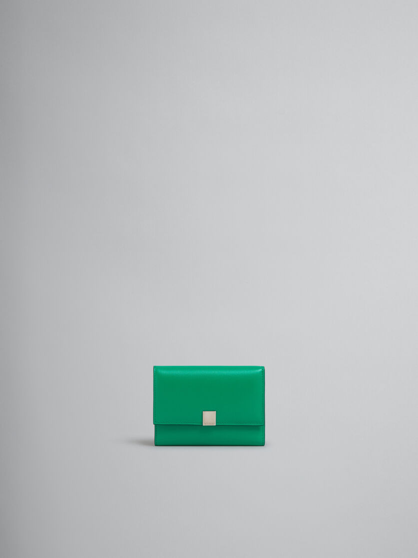 ブラック レザー製 Prisma 三つ折りウォレット、メタルプレート付き - 財布 - Image 1