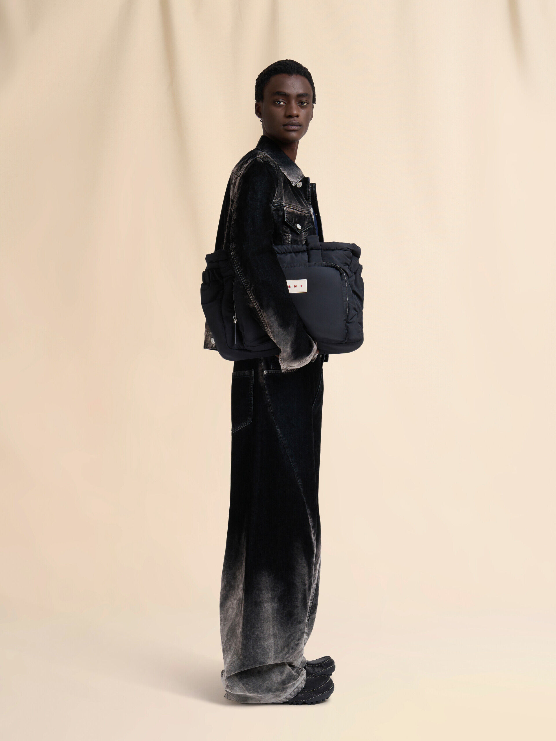 ブラック フロッキー加工デニムツイストジーンズ | Marni