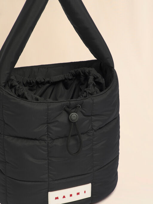 ブラック Puff バケットバッグ - ショルダーバッグ