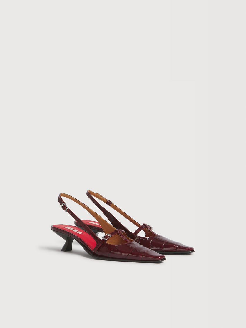 Burgunderfarbener T-Bar-Slingback aus Leder in Krokodil-Optik, Image 2