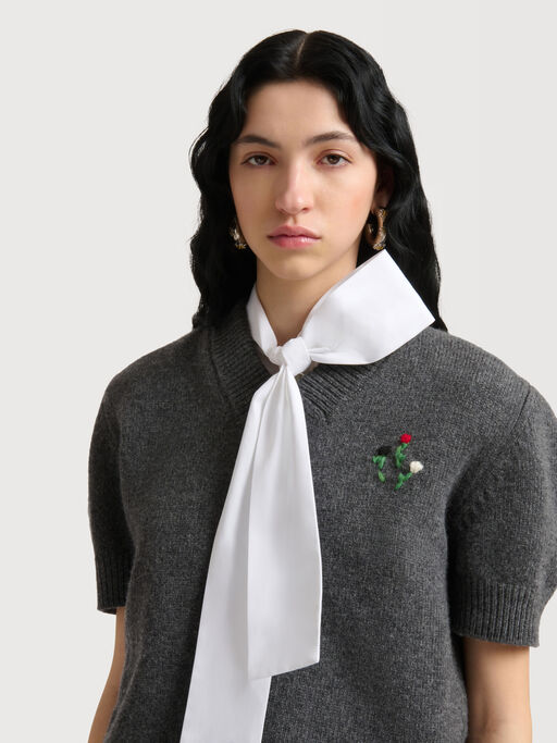 Grey wool-cashmere jumper with embroidered flowers - Pullovers