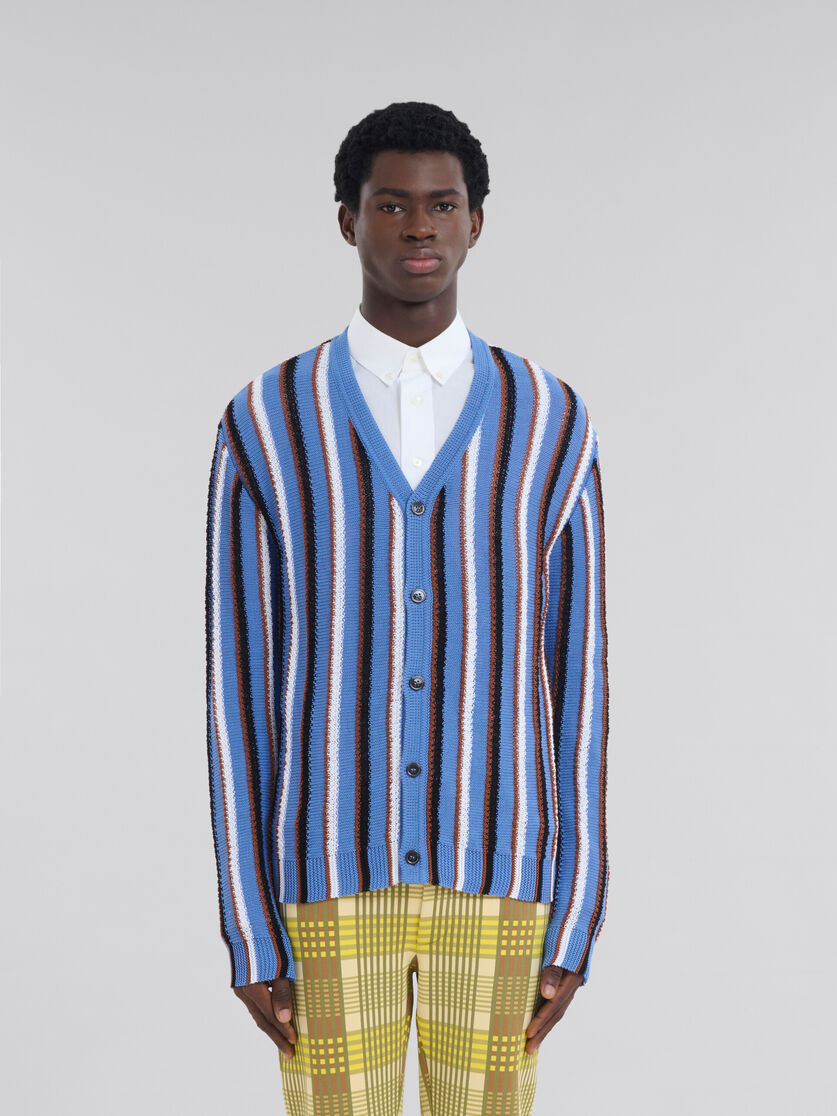 Cardigan en coton bleu avec rayures réalisées au crochet - pulls - Image 2