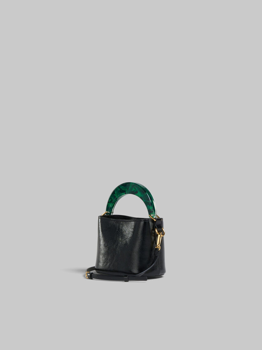 Schwarze Mini Bucket Bag Venice aus Lackleder - Schultertaschen - Image 3