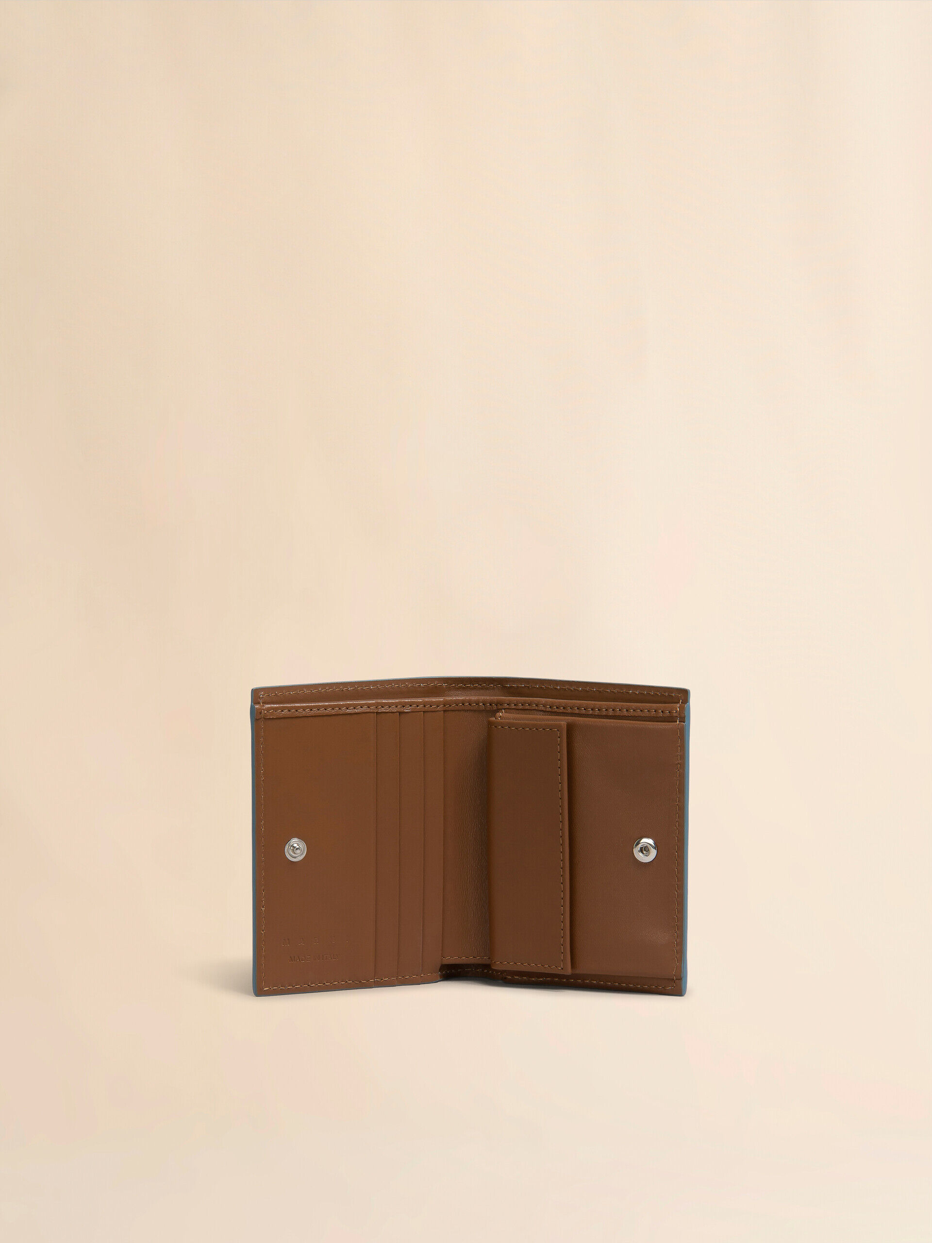 遊び心を纏う◎*Marni*ベージュ レザー 二つ折りウォレット*上質 ベージュ レザー製二つ折りウォレット、マルニメンディング刺繍