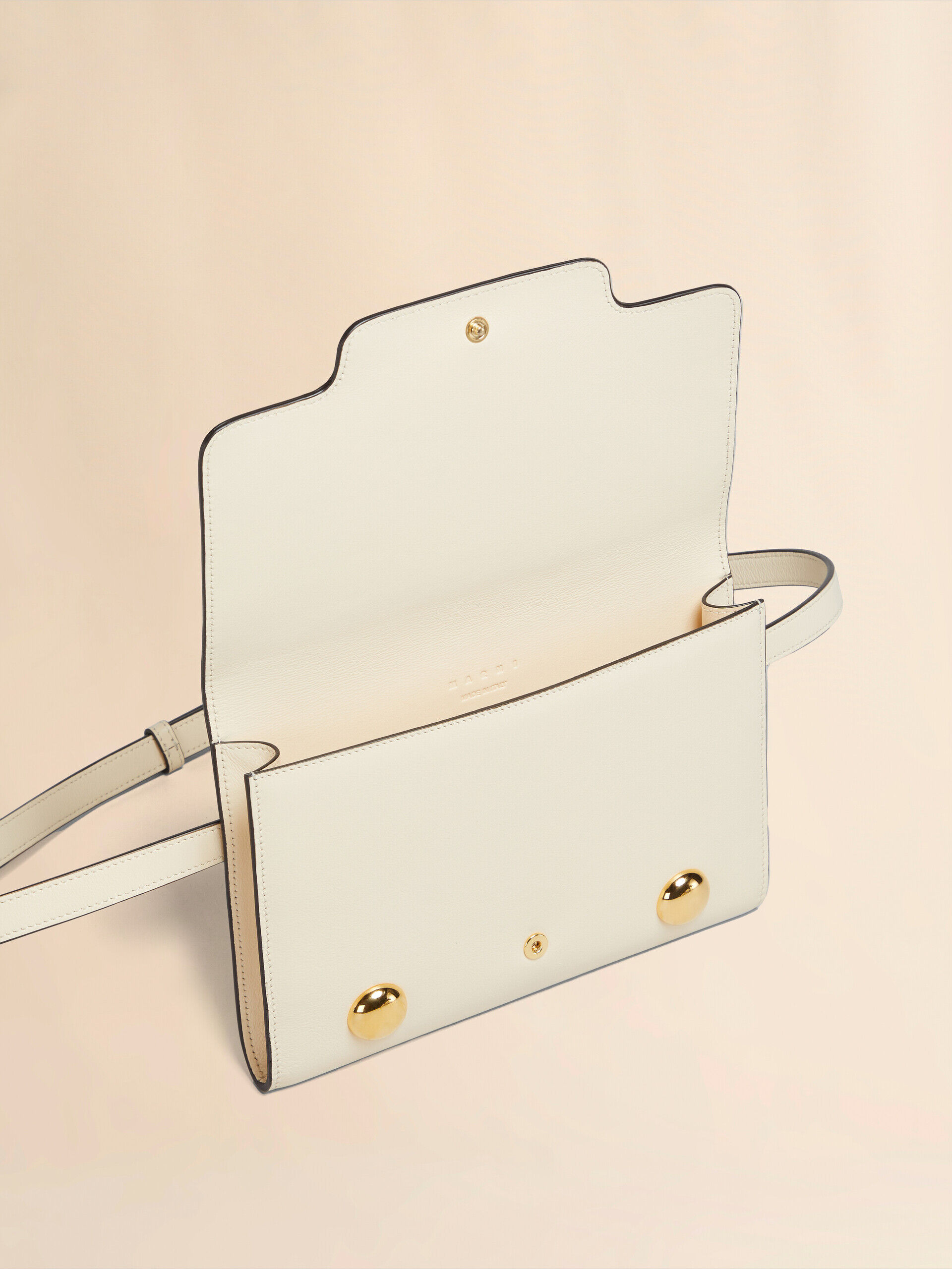 【MARNI】ブラック レザー製 Trunkaroo バムバッグ MARNI】ブラック レザー製 Trunkaroo バムバッグ