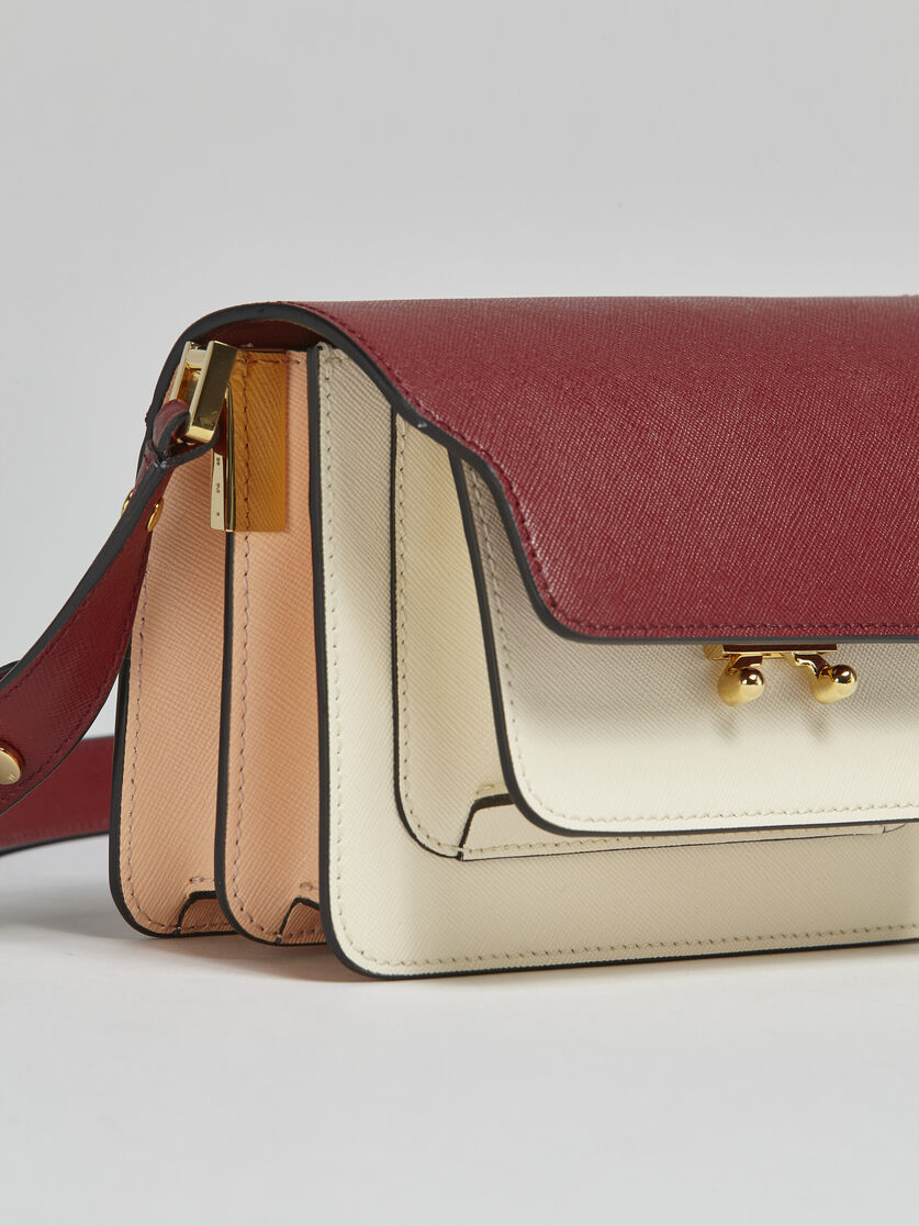 Mini-sac porté épaule TRUNK de taille moyenne en cuir saffiano rouge multicolore - Sacs portés épaule - Image 4