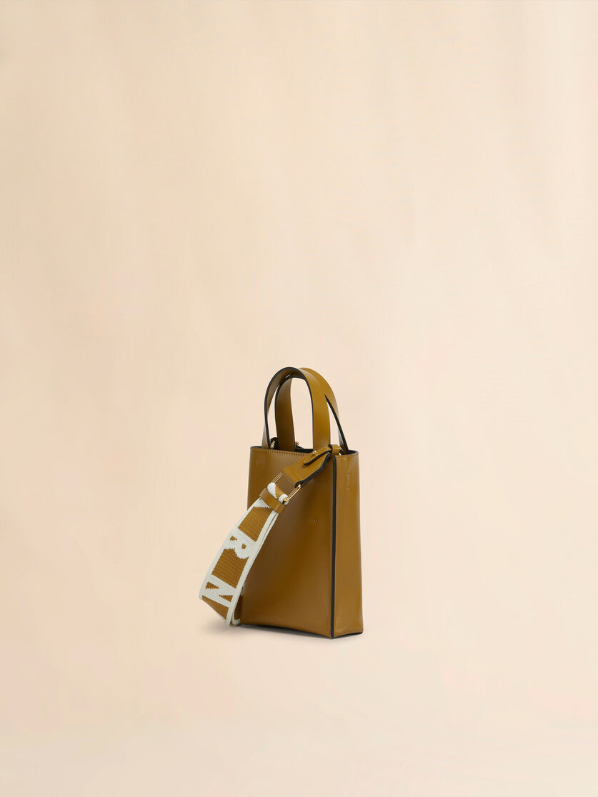 Nano-Tasche MUSEO aus hellblauem Leder - Shopper - Image 2