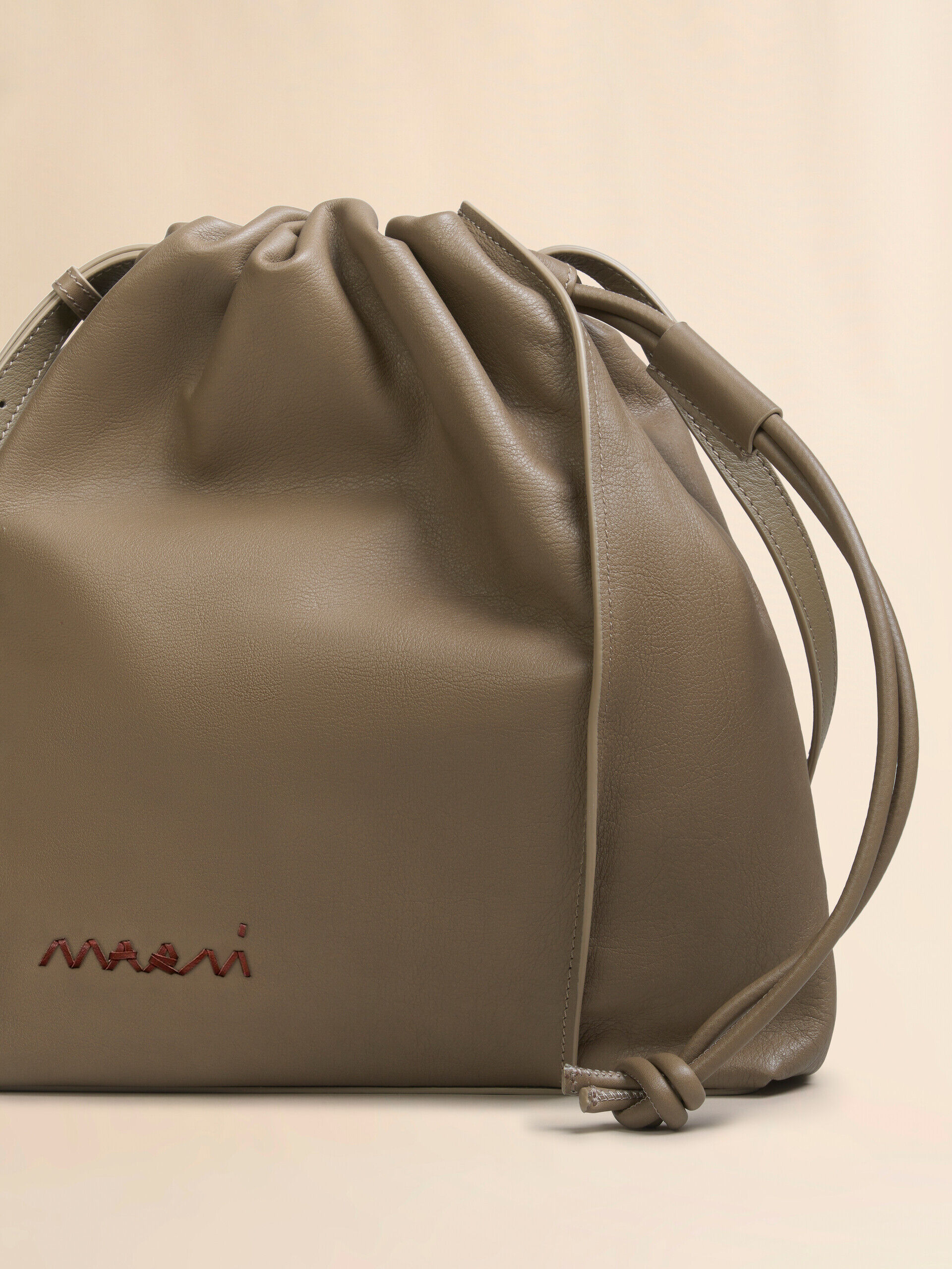 【美品】マルニ ガゼット ドローストリングバッグ ショルダーバッグ レザー 水色 MARNI（ショルダーバッグ ・ ブルー・ネイビー/青色系）のフリマ