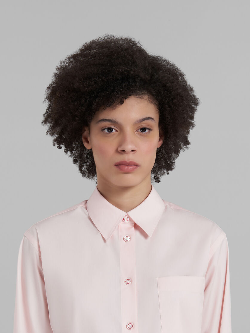 Pink cropped shirt in bio poplin - Shirts - Image 4
