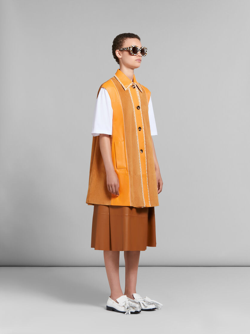 오렌지 스웨이드 및 나파 패치워크 드레스 - Waistcoat - Image 6