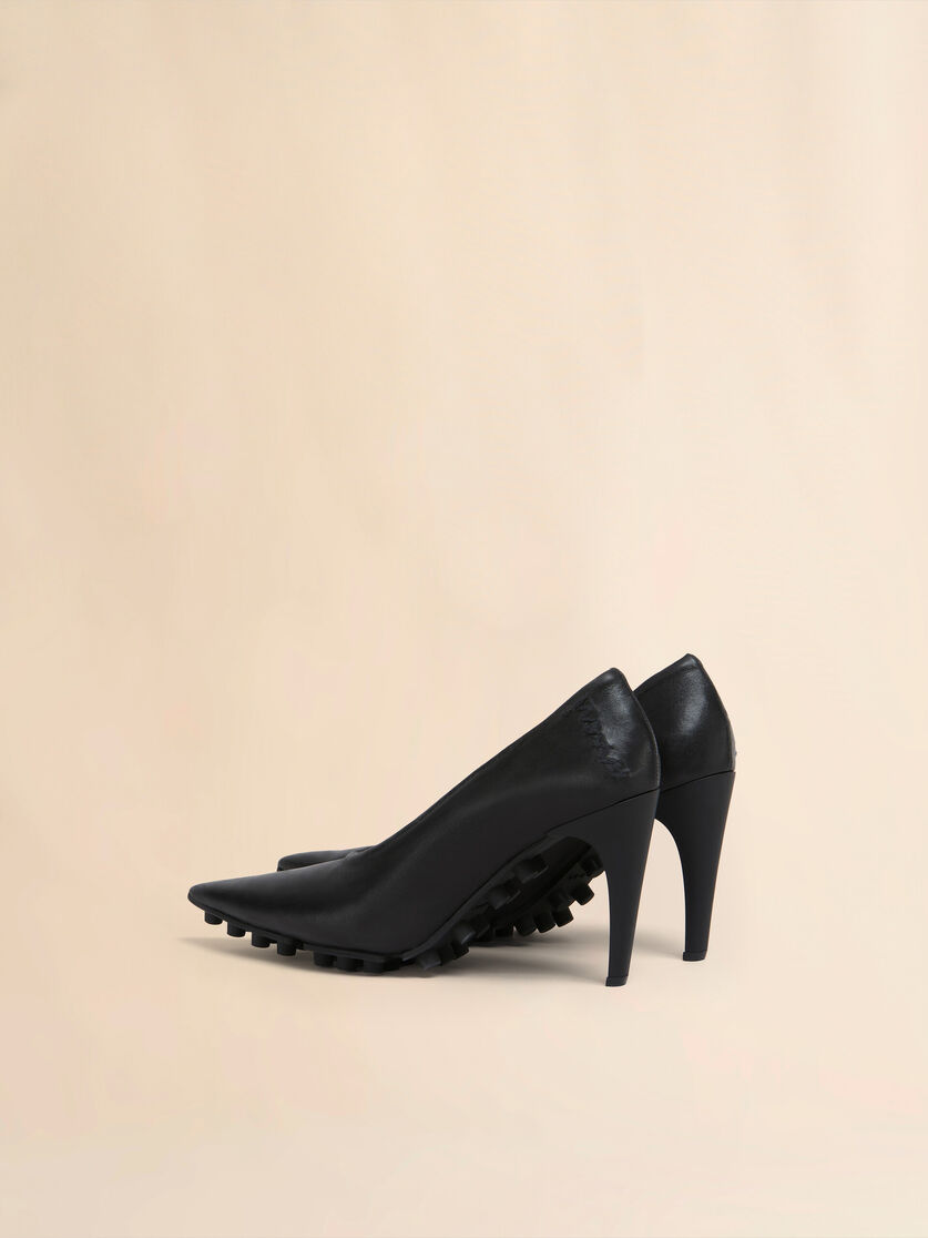 Décolleté Spike in nappa nera - Décolleté - Image 3