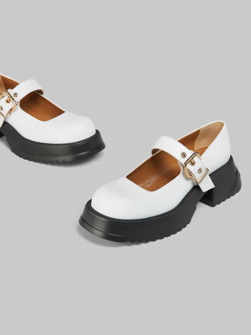 Zapatos estilo Mary Jane de piel negra con suela de plataforma - Sneakers - Image 5