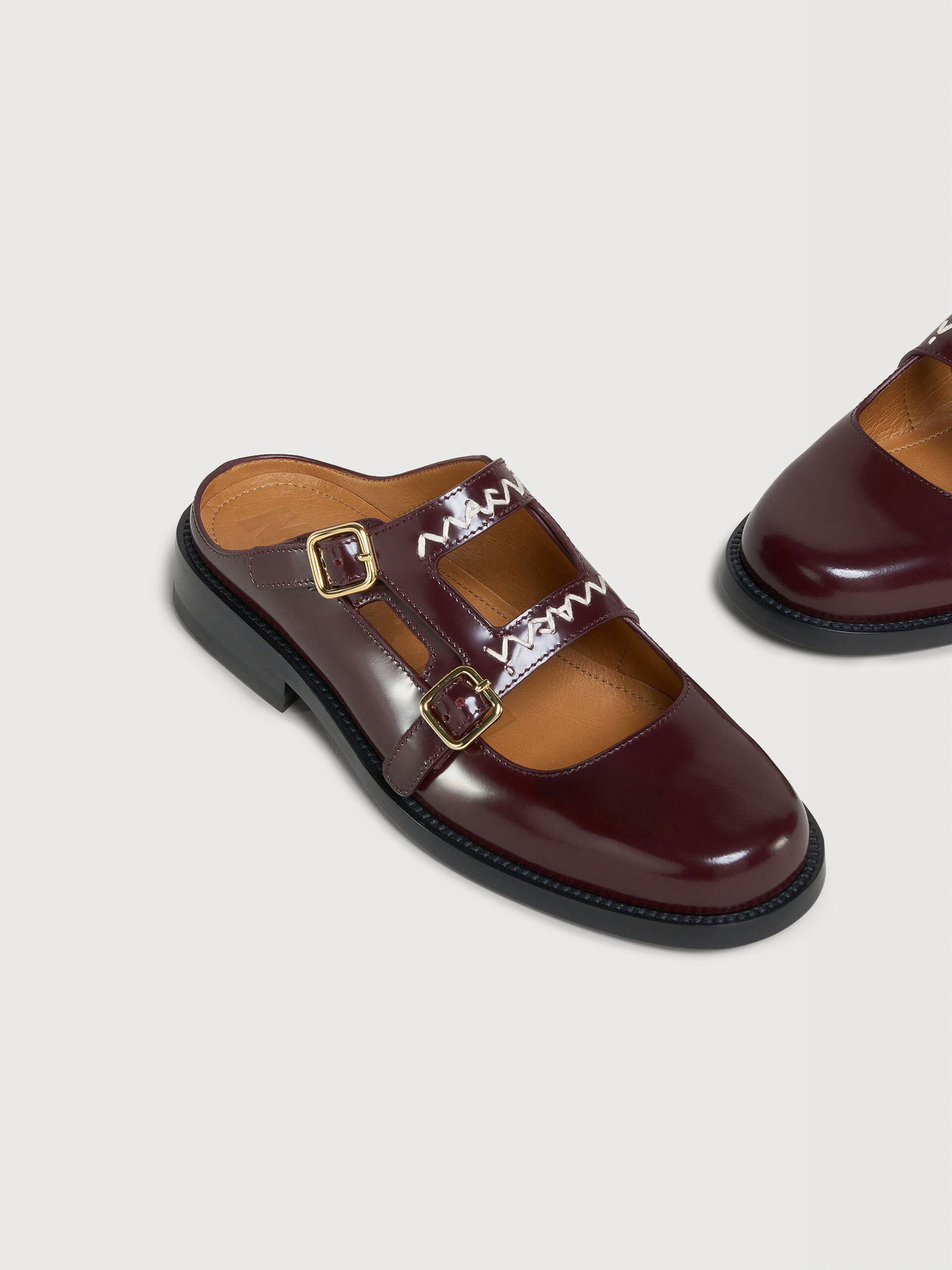 バーガンディ レザー製 ローファー、ダブルバックル付き | Marni