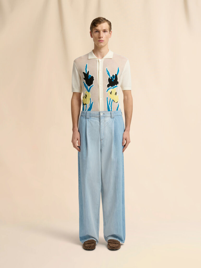 Light blue chambray jeans with foulard, Image 2