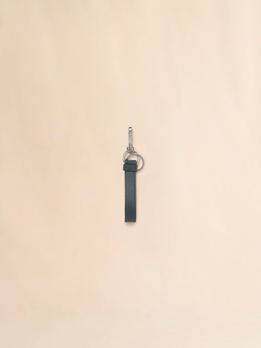 Schlüsselanhänger aus dunkelgrünem Leder mit Marni Mending-Stickerei, Image 2