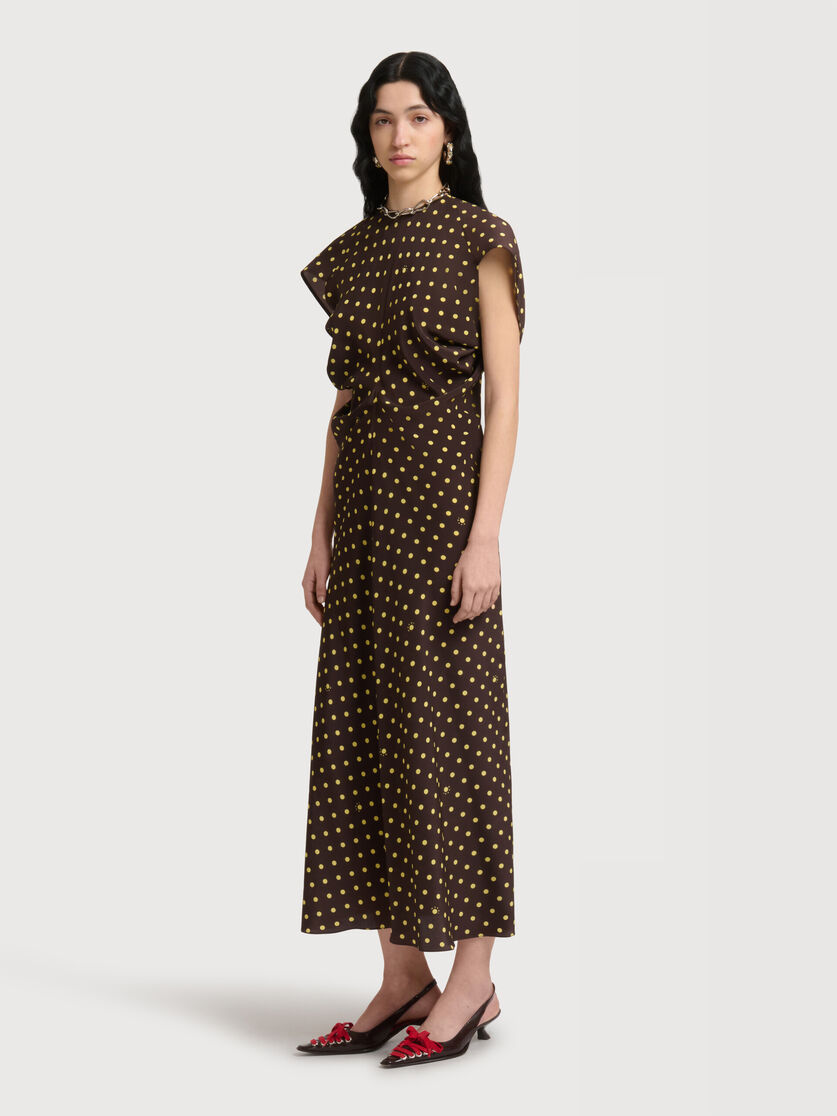 Brown cr&ecirc;pe de chine dress with Polka Rhythm print, Image 3