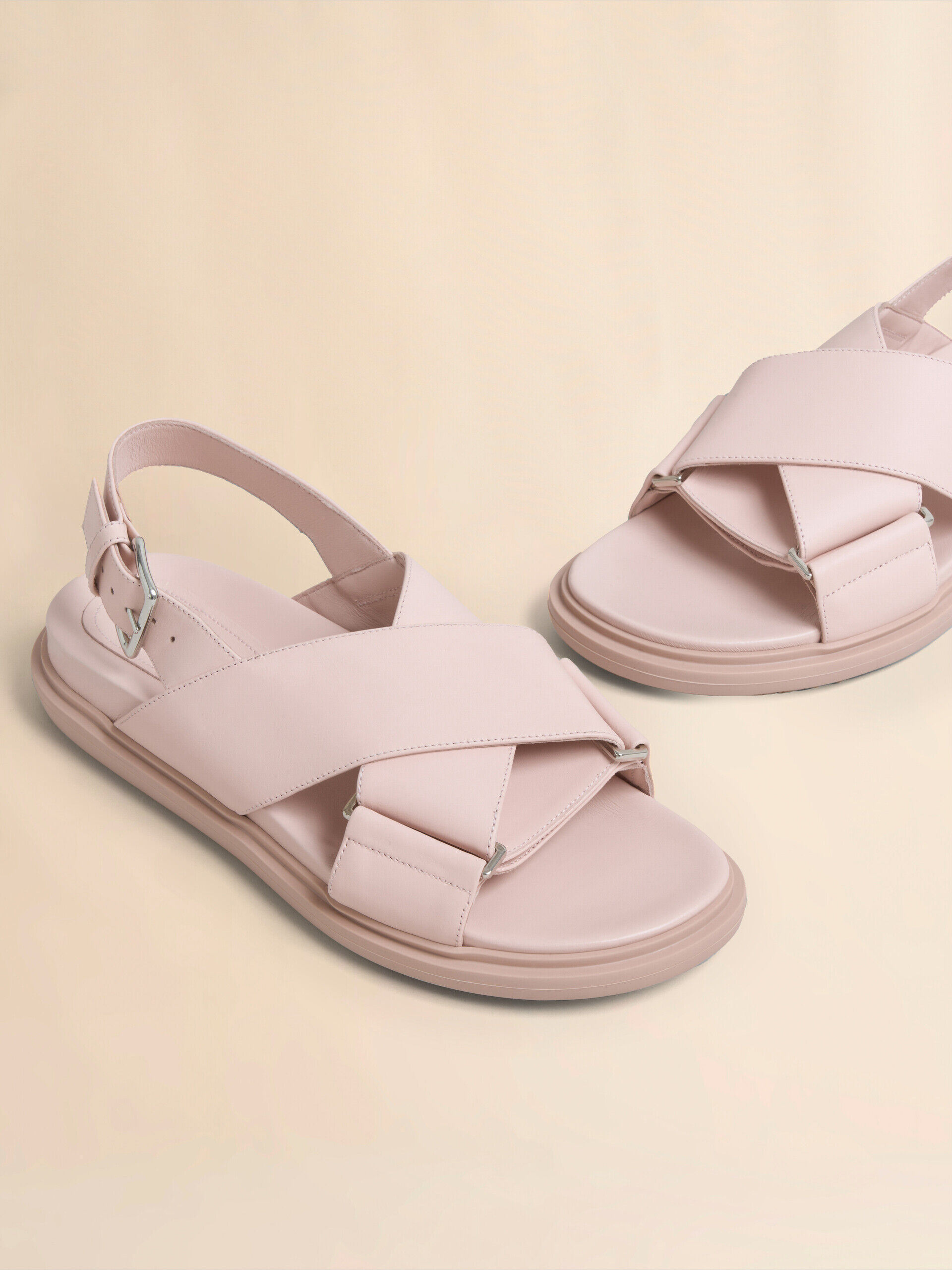 MARNI レザー製 フスベット サンダル ブラック レザー製 フスベット | Marni