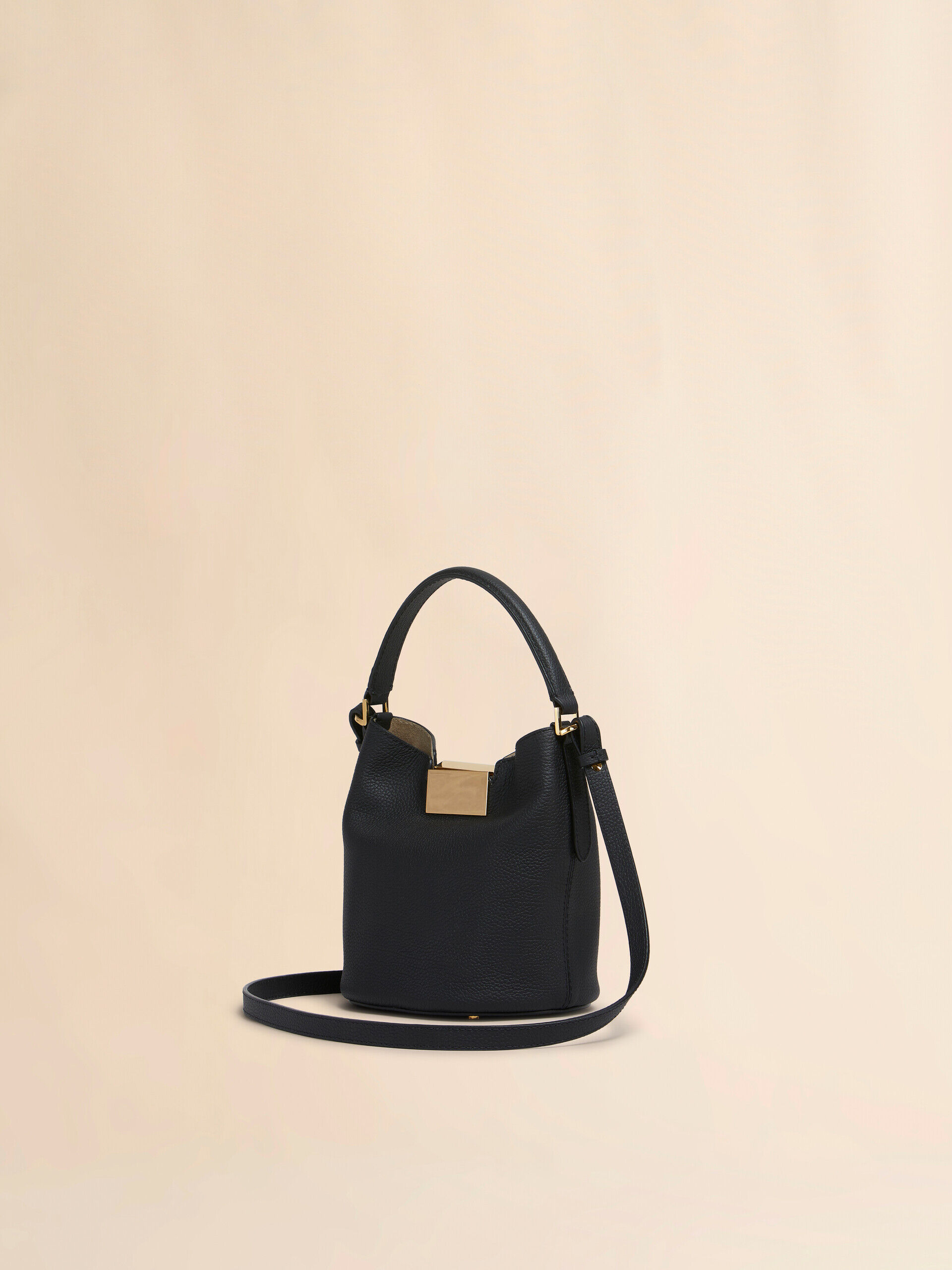 ☆大人気☆ MARNI Trunkaroo レザー バケットバッグ ブラック レザー製 Trunkaroo バケットバッグ | Marni