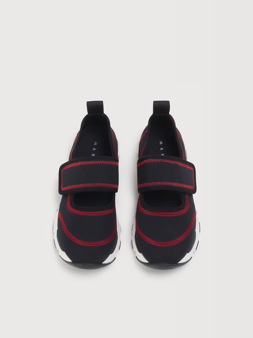 Sneaker Mary Jane aus schwarzem Scuba-Stoff, Image 3