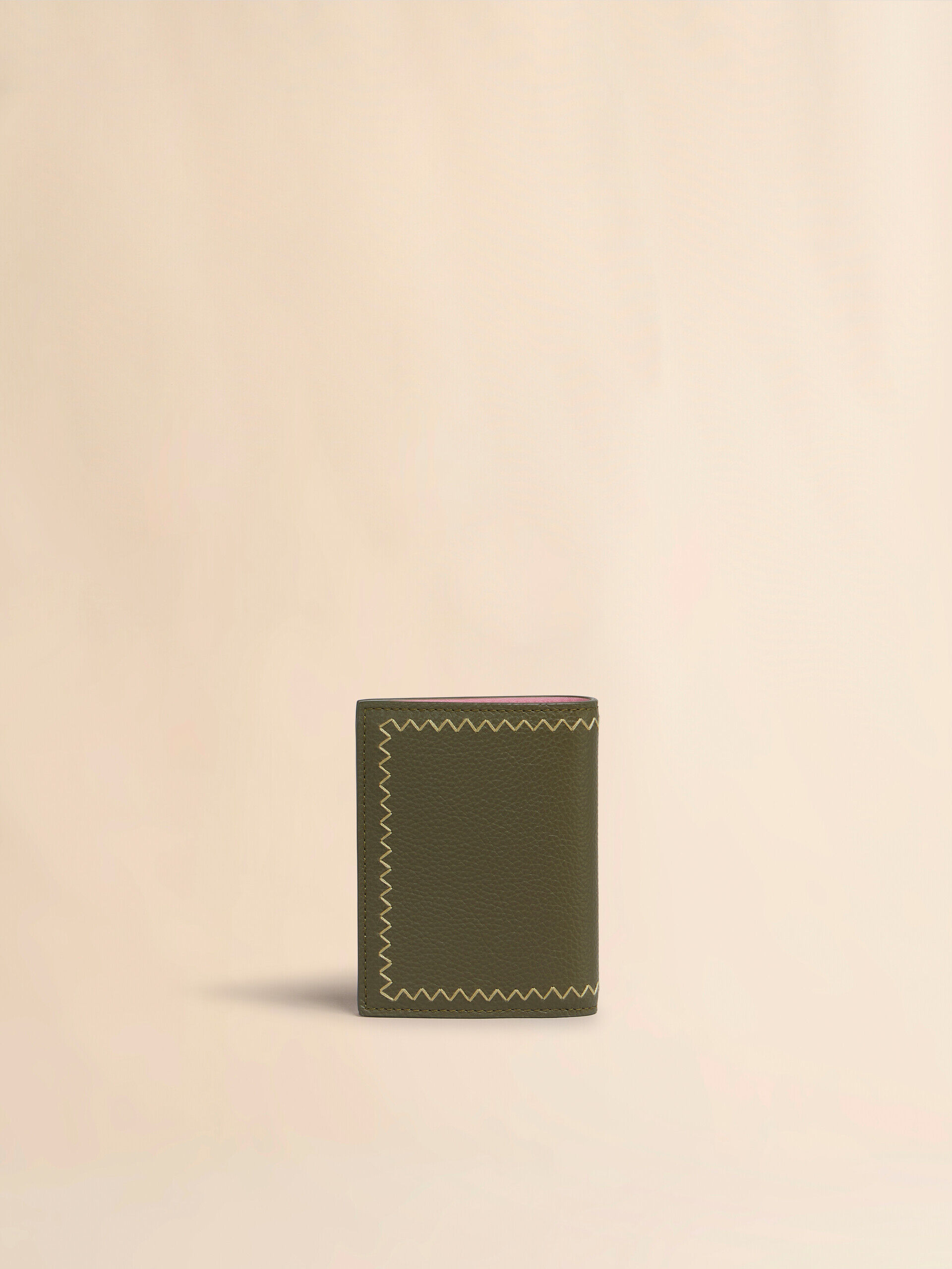 ディープグリーン 二つ折りウォレット、マルニシンボル刺繍入り | Marni