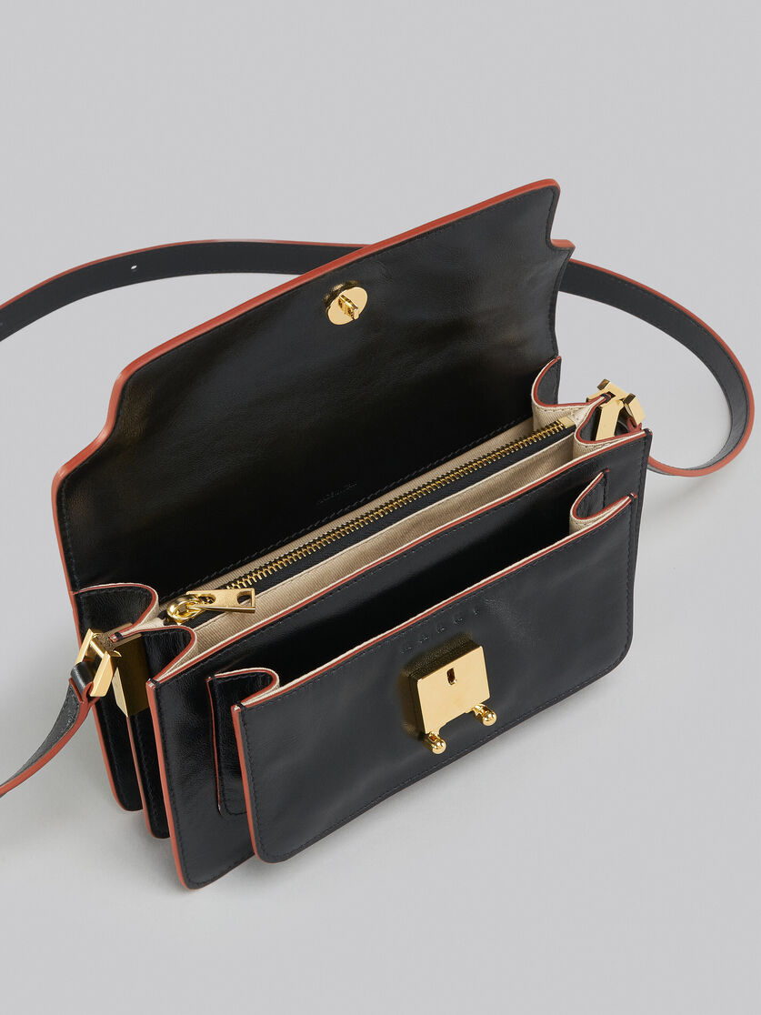 Trunk Soft Bag E/W in black leather - Shoulder Bags - Image 4