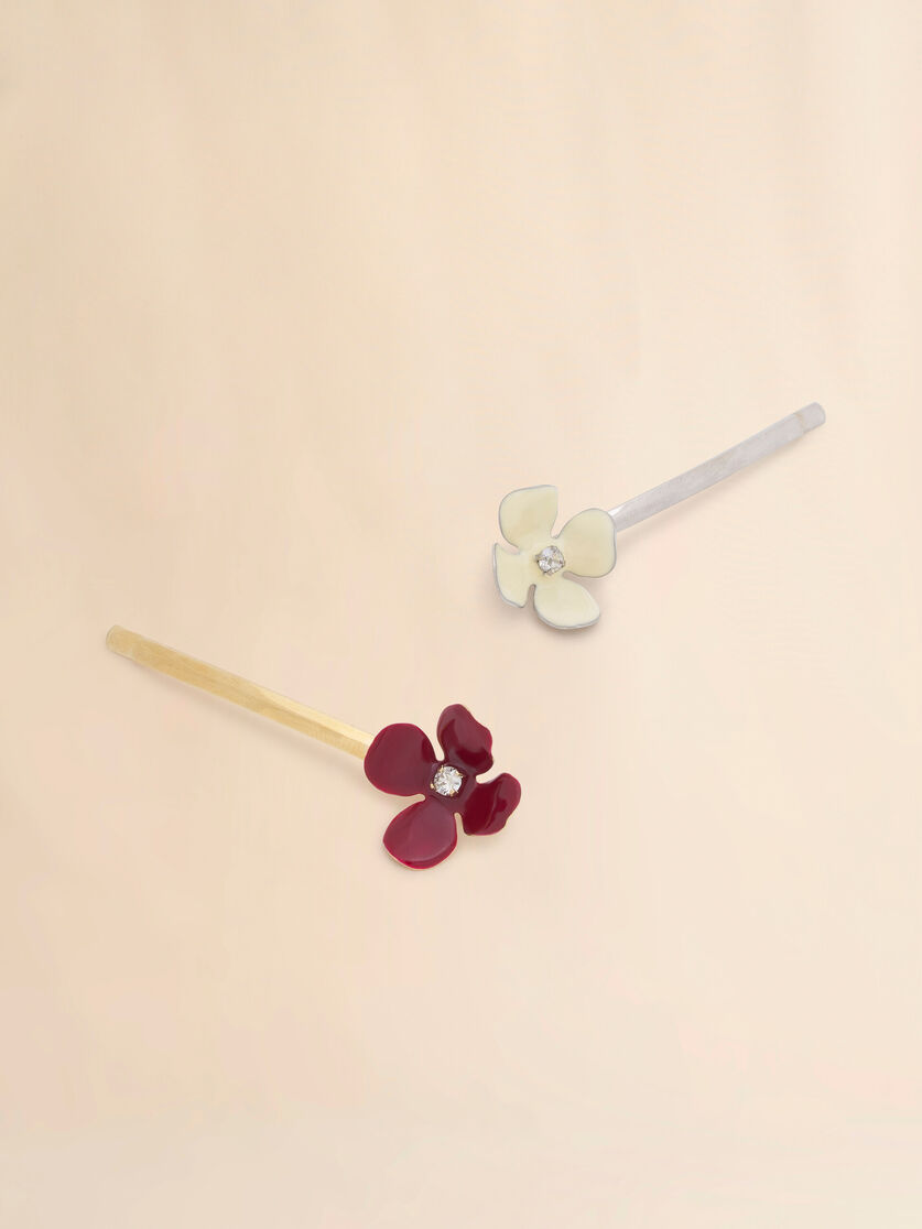 Set of 2 enamel flower hair grips, Image 4