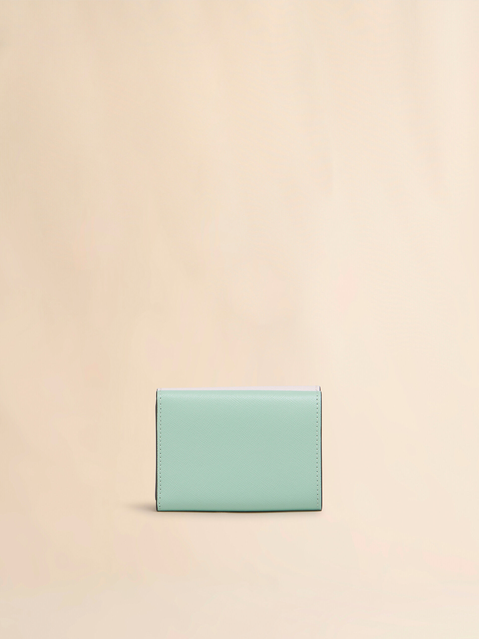 ライトピンク グリーン and ブラウン サフィアーノレザー製三つ折り