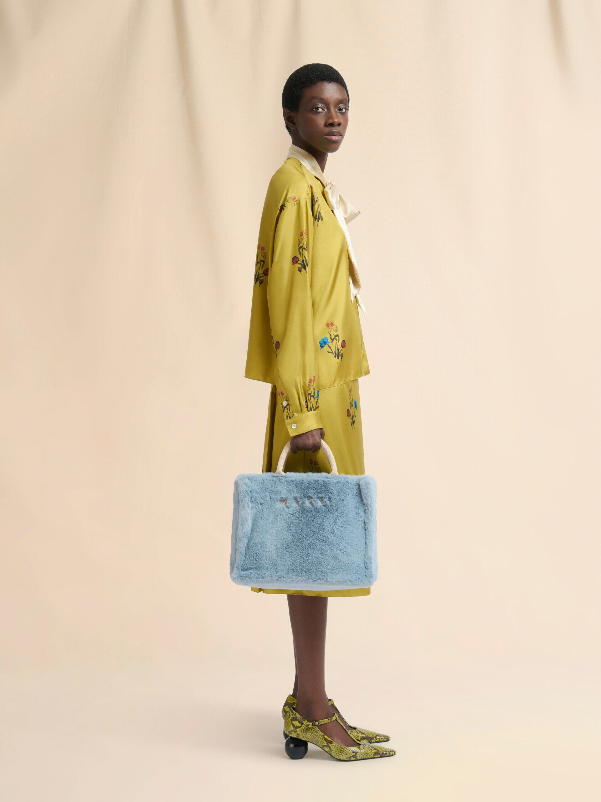 ライトブルー フェイクファー製バスケットショッパー | Marni