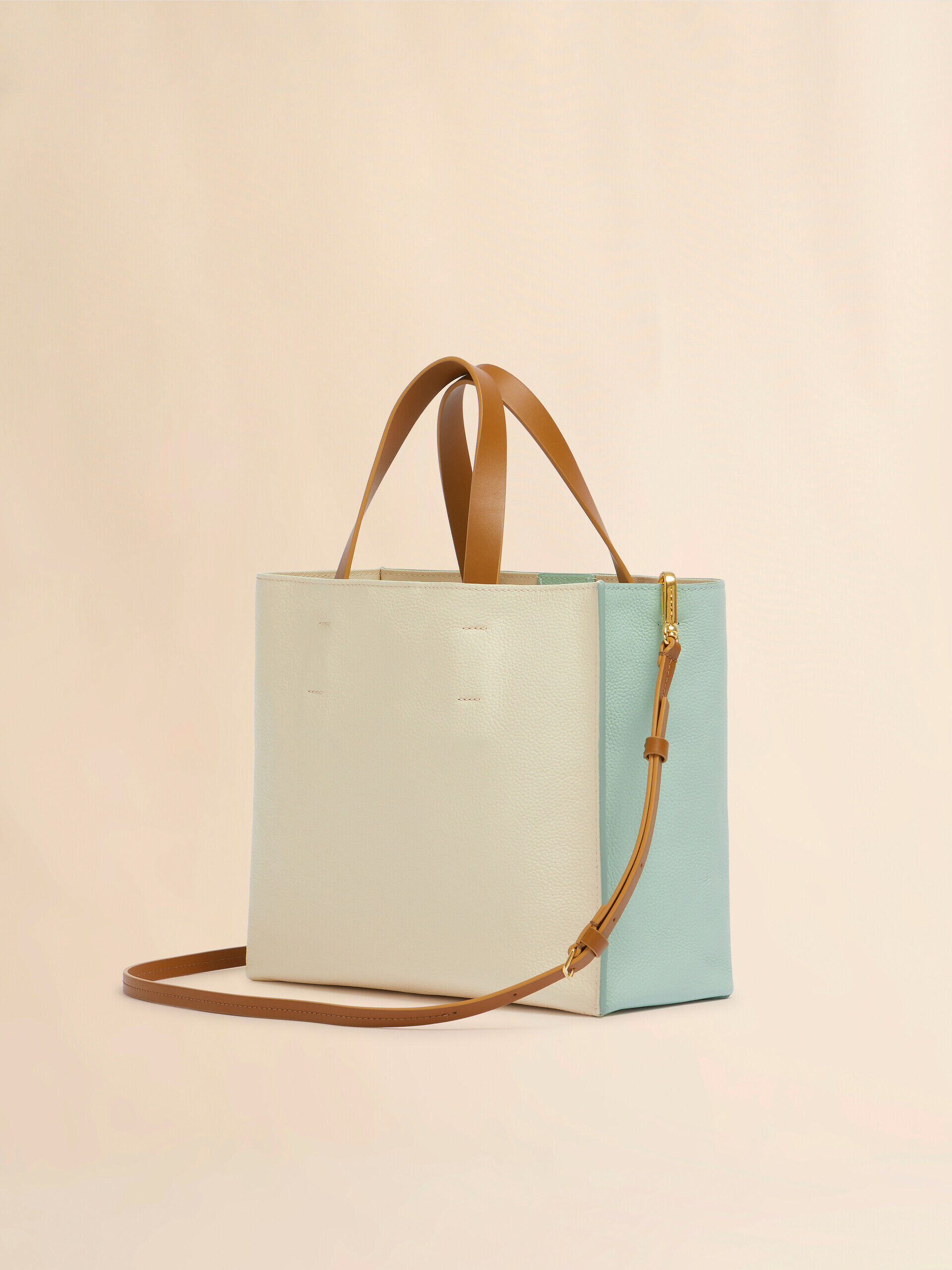 グリーン クリーム ブラウン レザー製 Museo ソフトトートバッグ